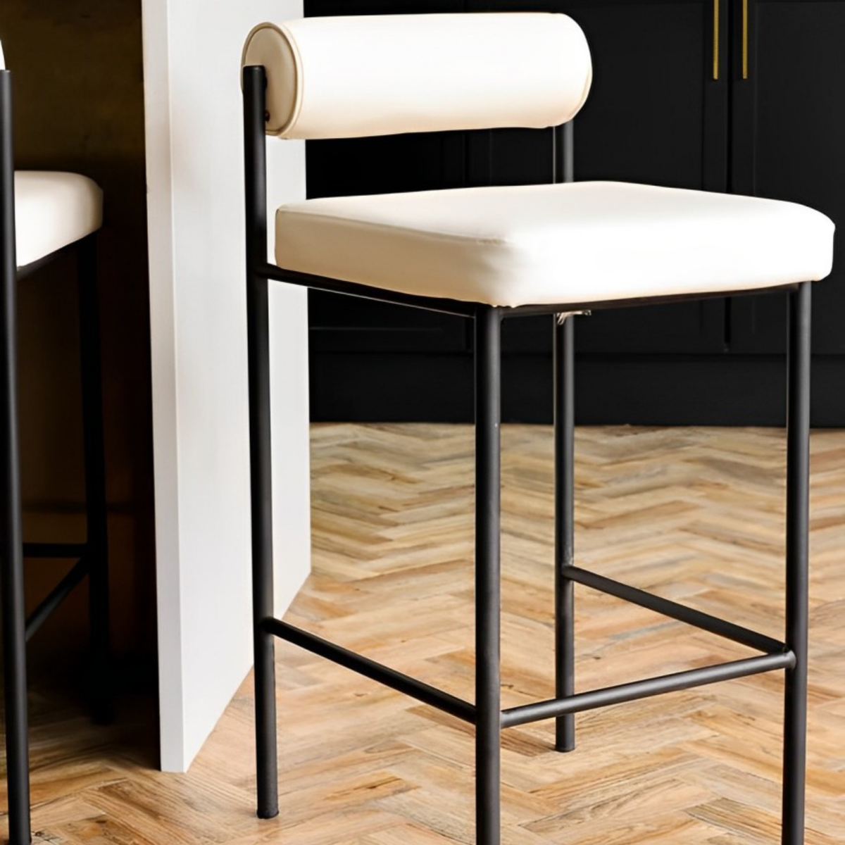 511 Bar & Counter Stool