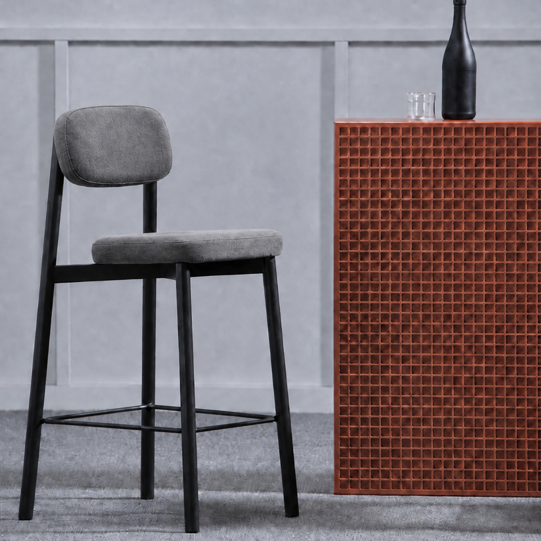 699 Bar & Counter Stool